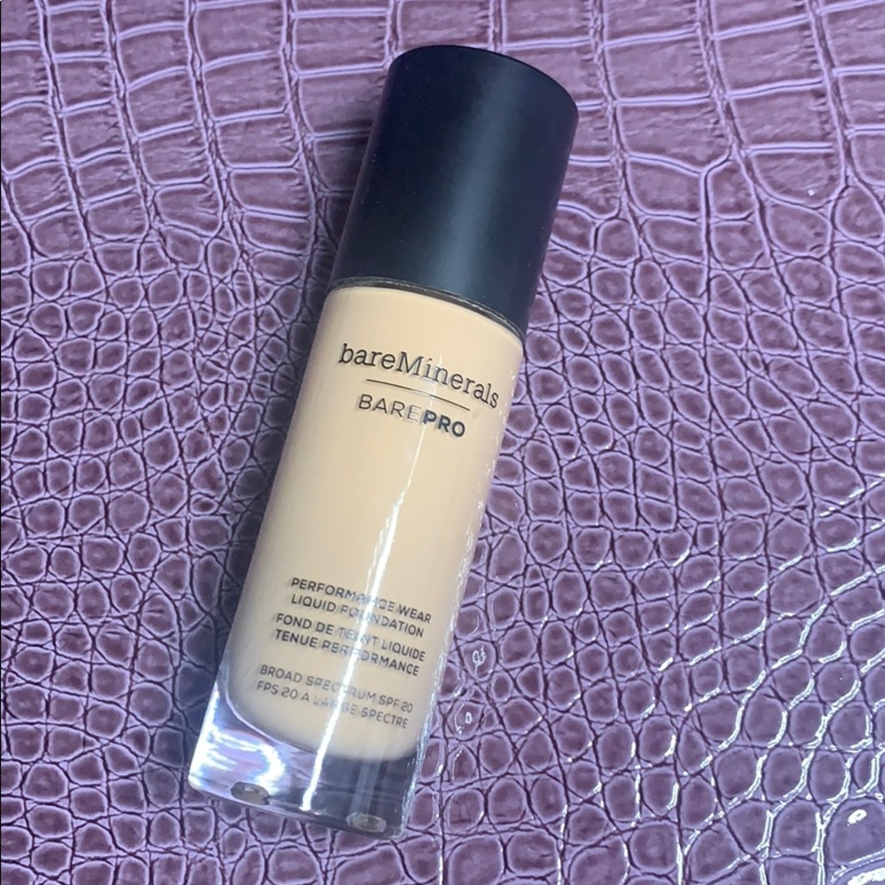 Bare minerals bare pro foundation in sandalwood 15